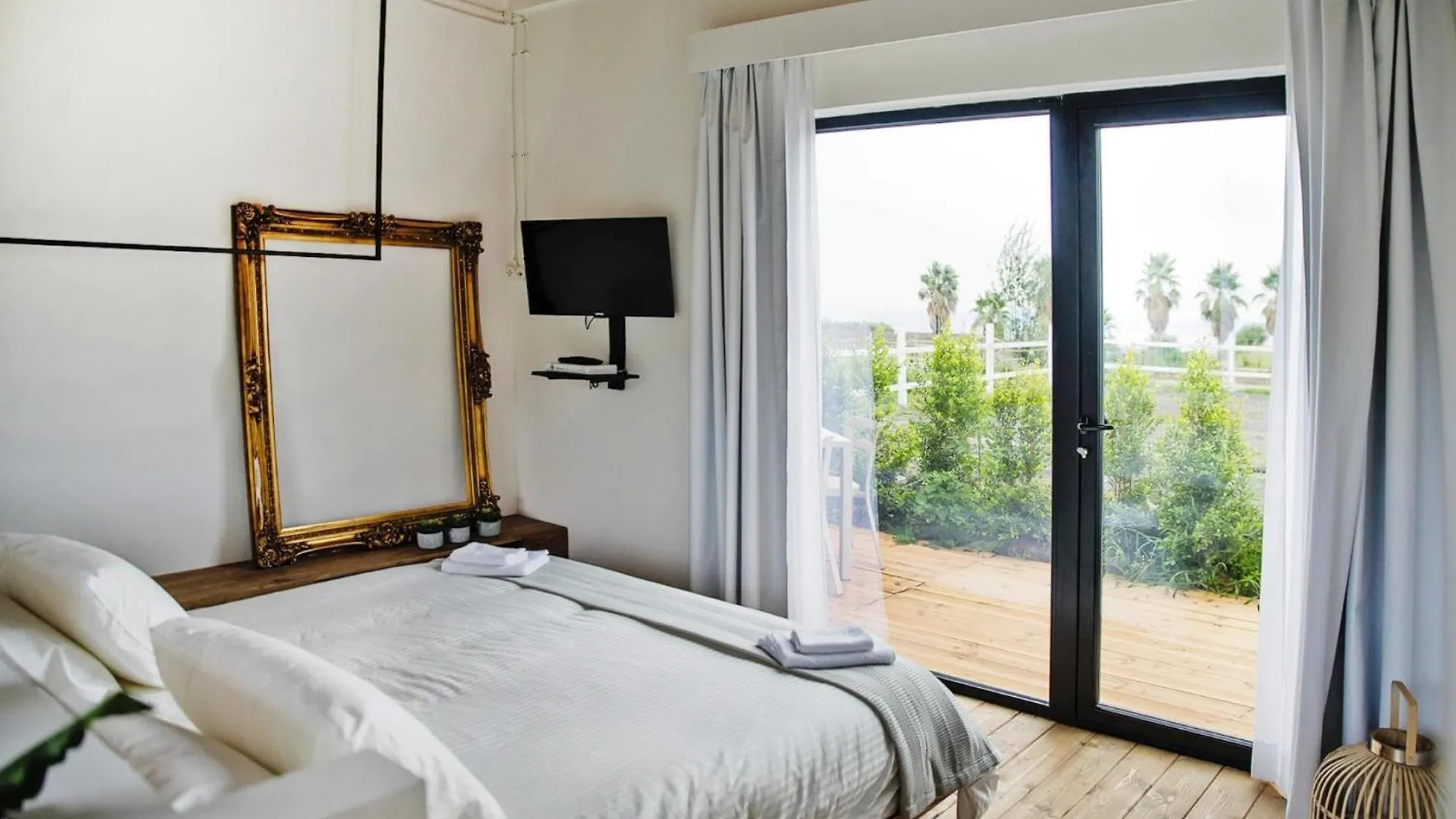 Holiday home Bungalow In Santa Venerina With Communal Pool Villa