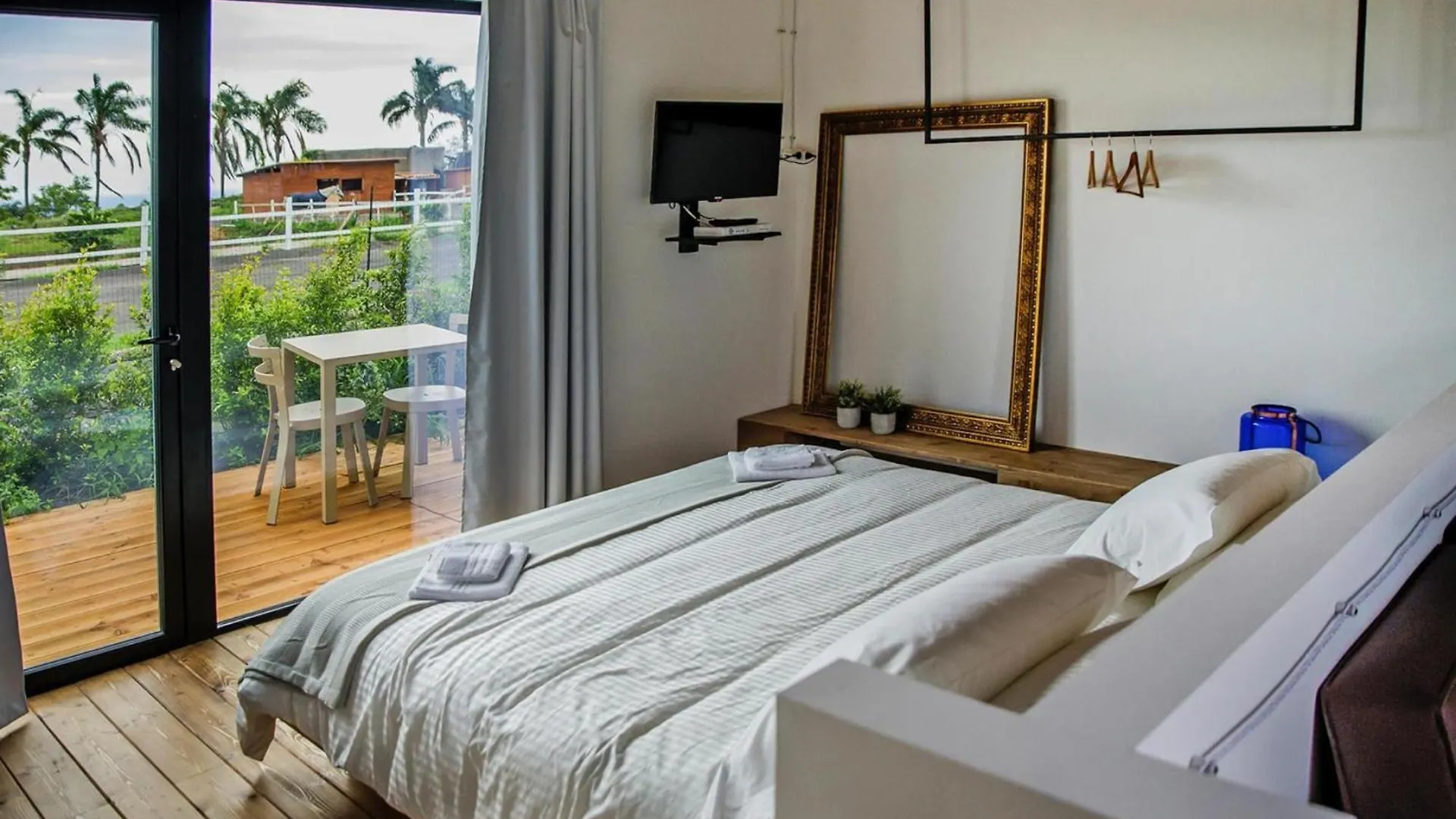 Holiday home Bungalow In Santa Venerina With Communal Pool Villa